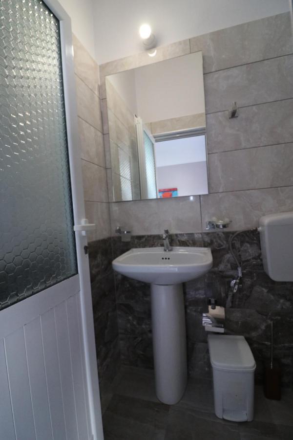 Hotel Potami Beach - Mondi Goro Himare Exterior photo
