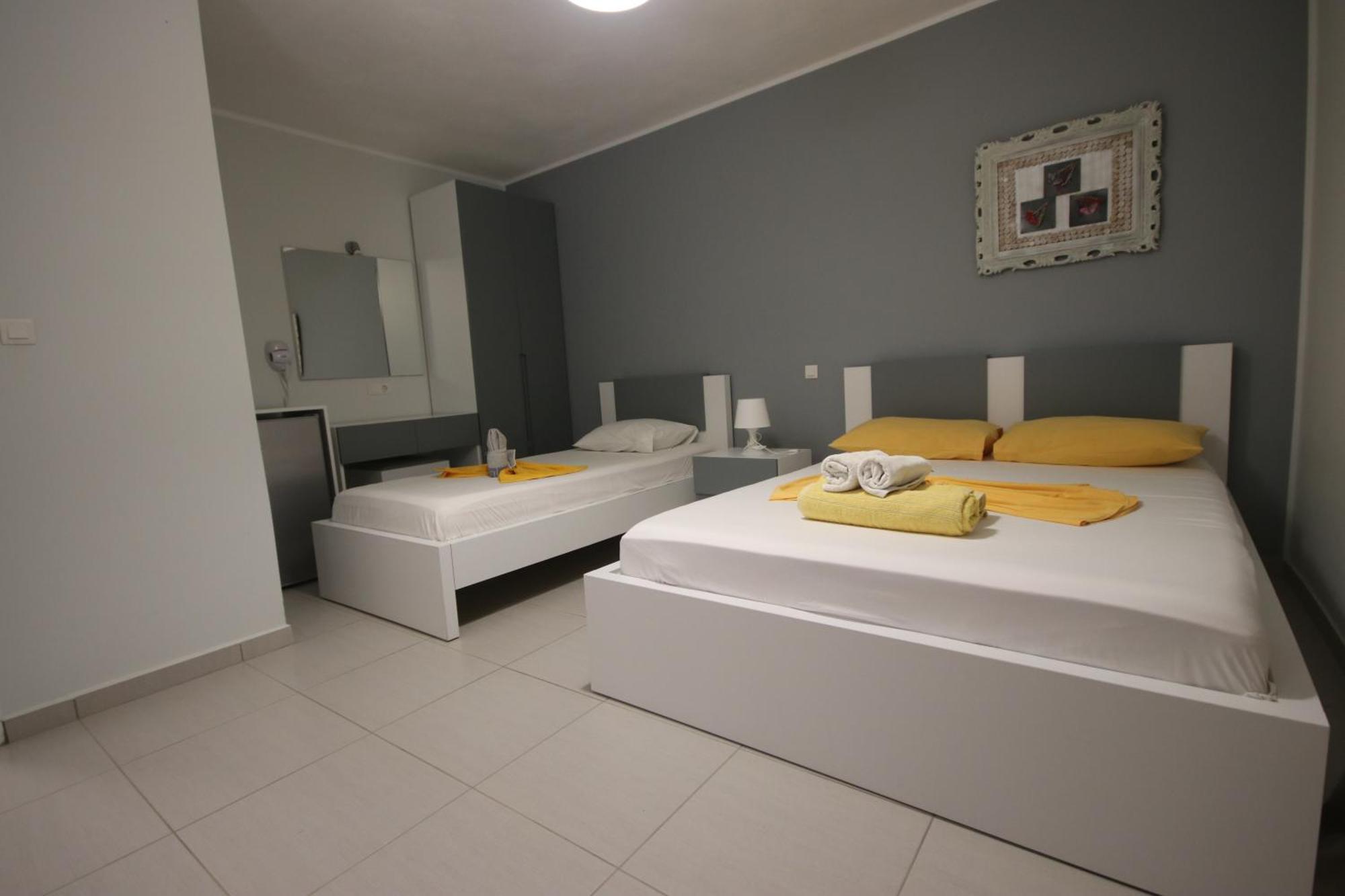 Hotel Potami Beach - Mondi Goro Himare Exterior photo